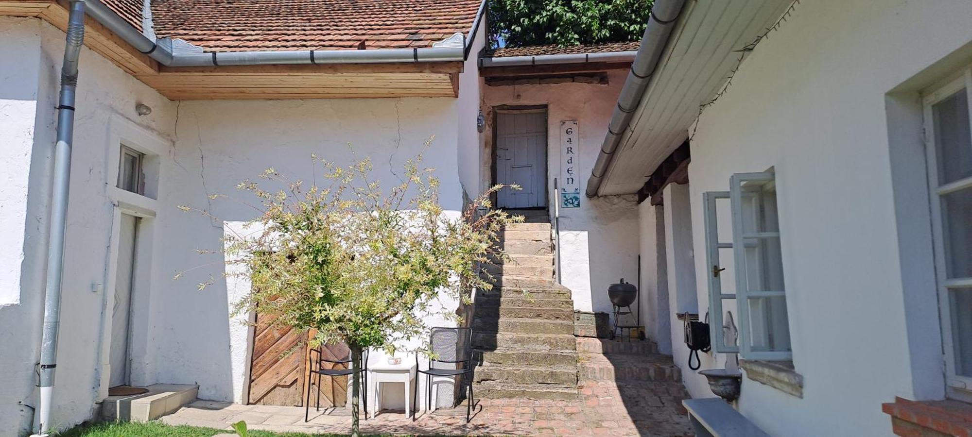 Plitzner Belvarosi Apartmanhaz Eger Eksteriør bilde