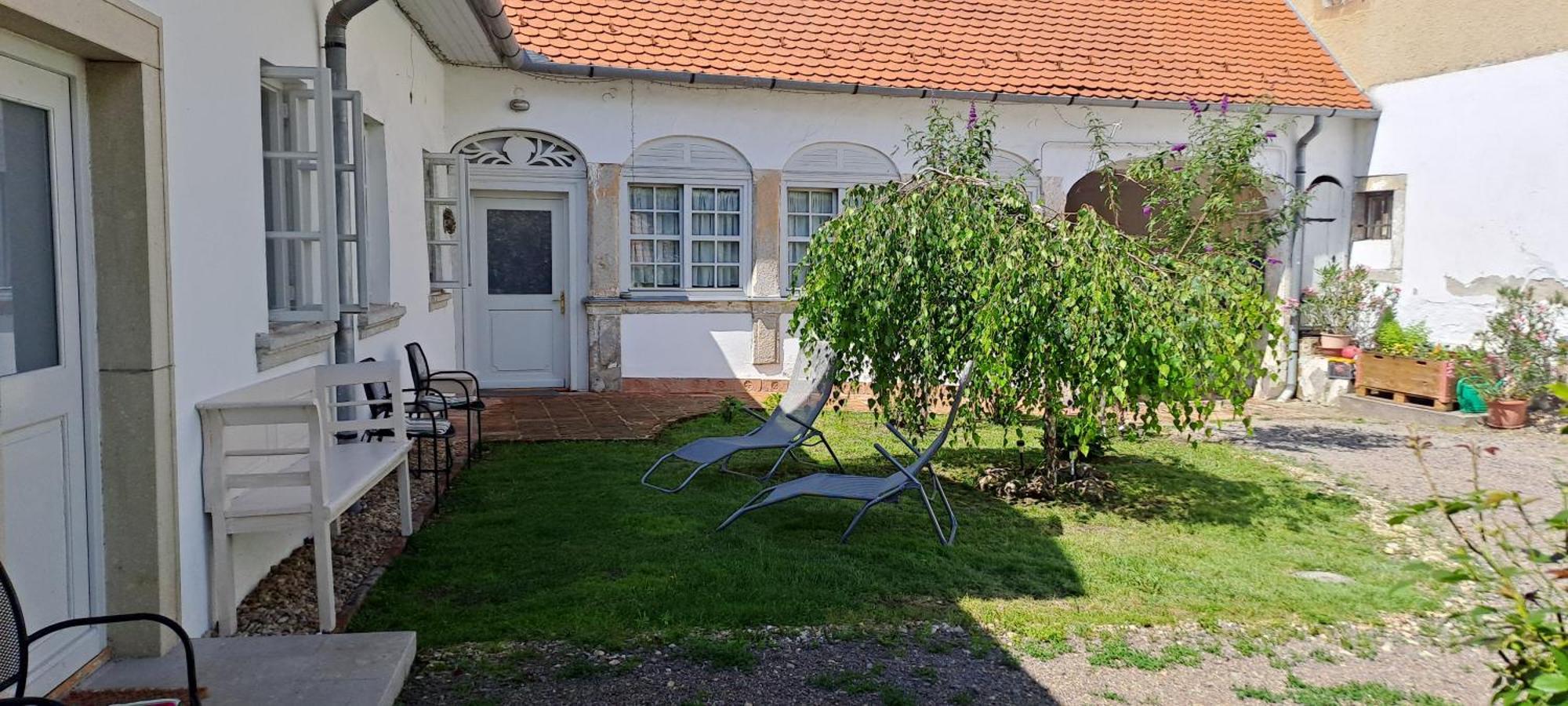 Plitzner Belvarosi Apartmanhaz Eger Eksteriør bilde